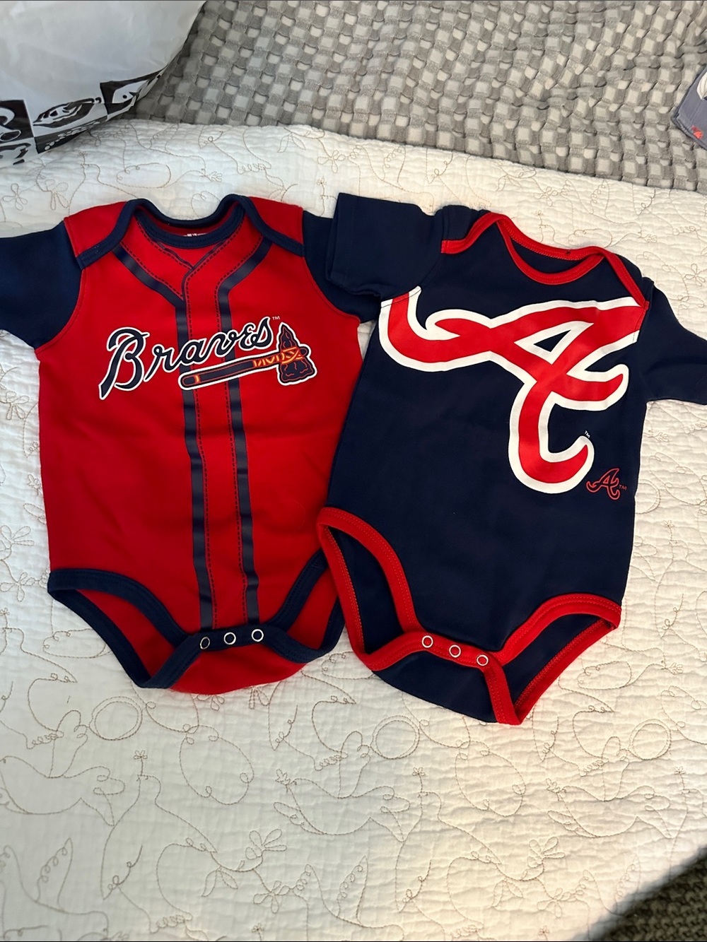 Atlanta Braves Baby One-Piece Bodysuit - Red & Navy (Set of 2)